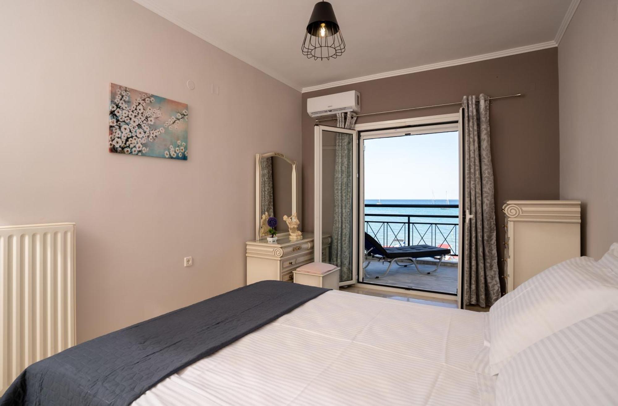 George Beachfront Apartments Lithakia  Esterno foto