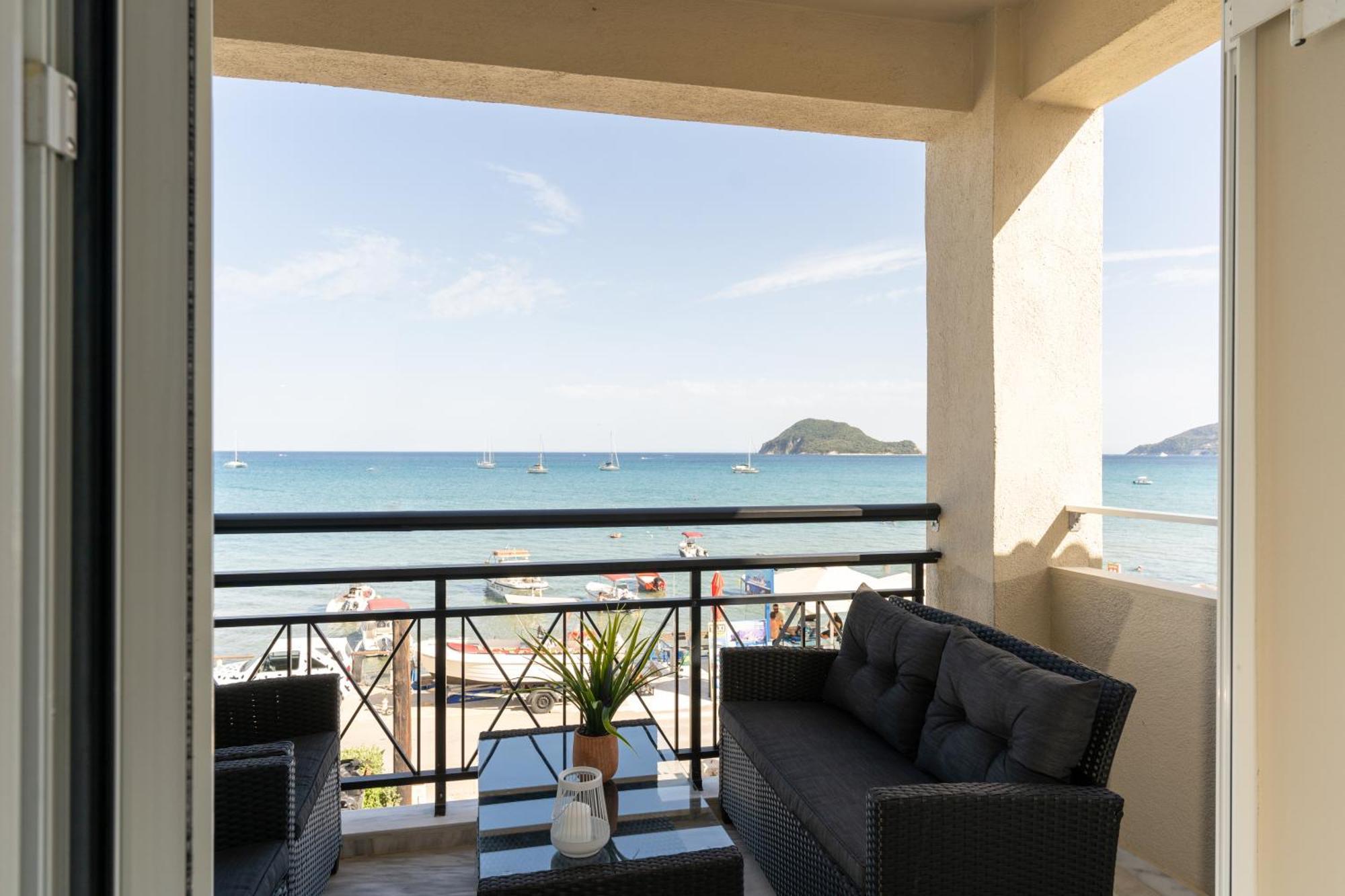 George Beachfront Apartments Lithakia  Esterno foto